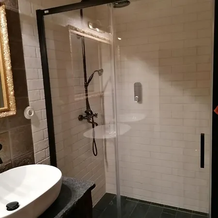 U Manisov Kır Evi Laskar