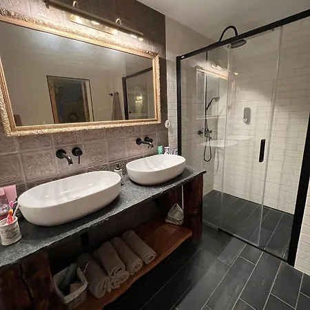 U Manisov カントリーハウス *